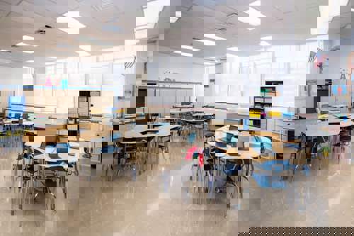 A K-12 classroom ventilated by a Bard inside mount I-TEC unit.